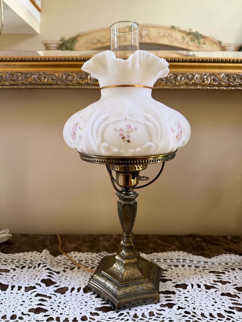 VTG Fenton 1995 Kristen’s Floral Handpainted Student Lamp Medallion Collection - Picture 4 of 14